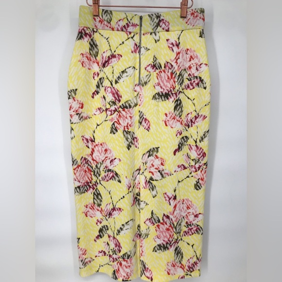 Colorful Floral Textured Pencil Skirt - Picture 2 of 11
